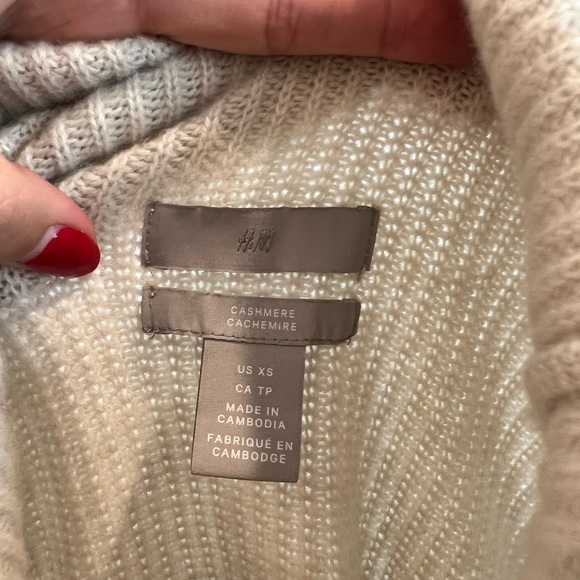 H&M cashmere oversized sweater - Picture 2 of 3